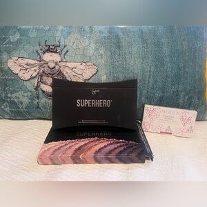 RARE: IT cosmetics Superhero Eyeshadow Palette/Pacifica Cherry Gold Highlighter